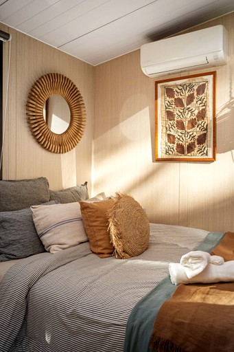 Tiny Houses (Australia, Daylesford, Victoria)