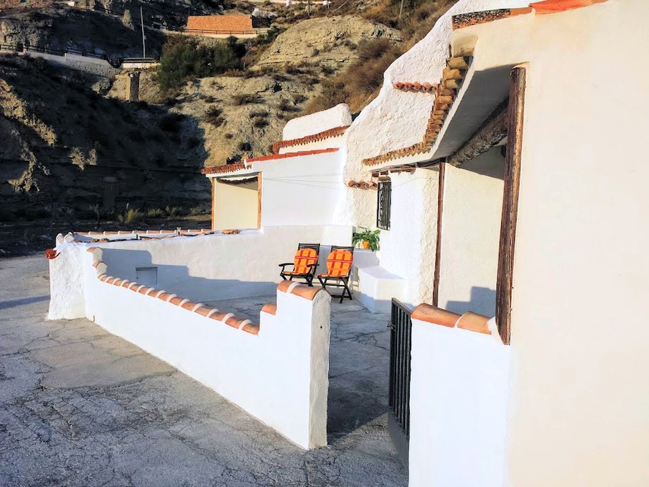 Beautifully Refurbished Cave Rentals with Shared Pool in Castillejar, Granada, Spain