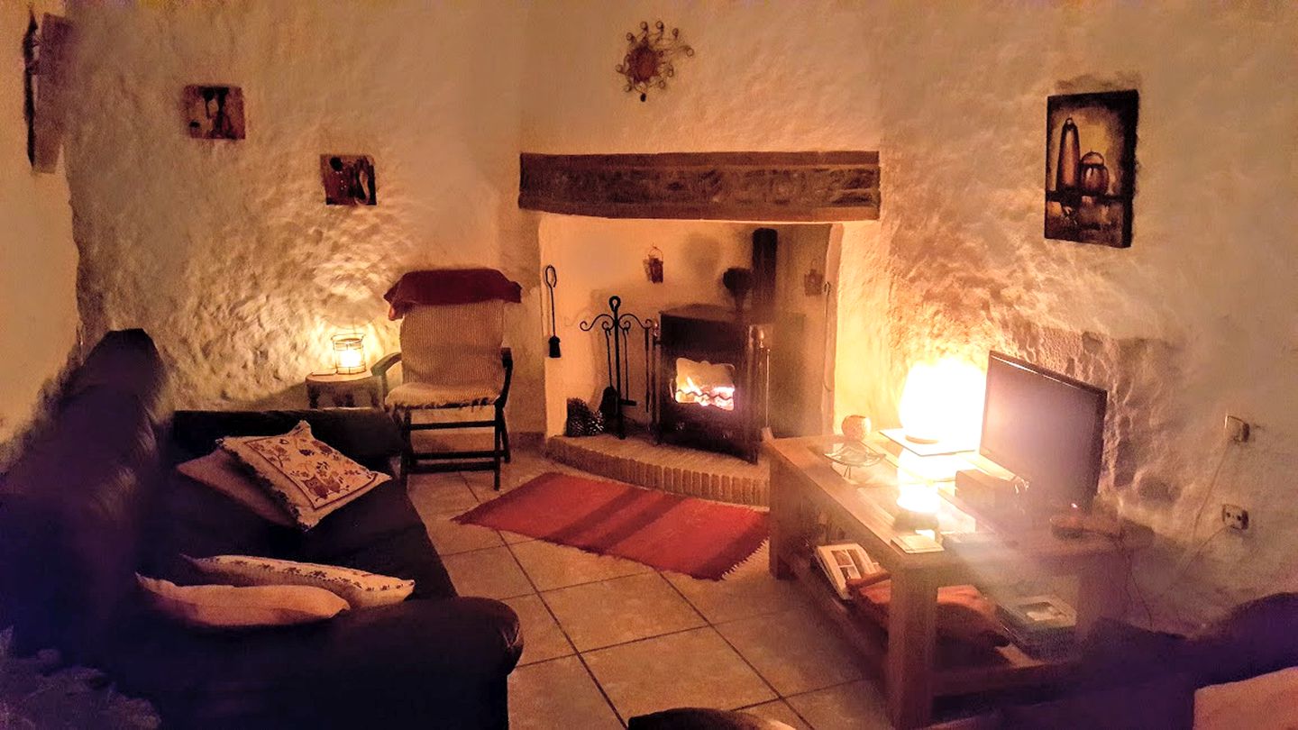 Beautifully Refurbished Cave Rentals with Shared Pool in Castillejar, Granada, Spain