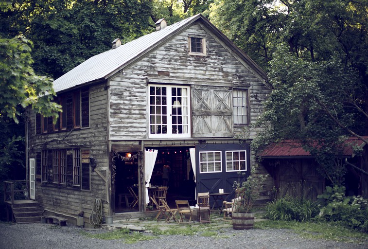 Barns (Tivoli, New York, United States)
