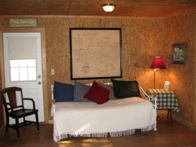 Country Cottage with Garden Views in Texas Hill Country | Cottages (Burton, Texas, United States of America)