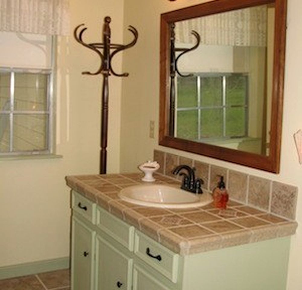 Country Cottage with Garden Views in Texas Hill Country