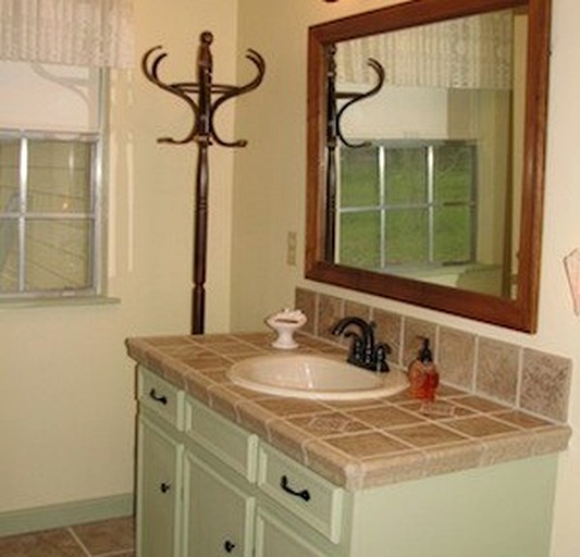 Country Cottage with Garden Views in Texas Hill Country | Cottages (Burton, Texas, United States of America)