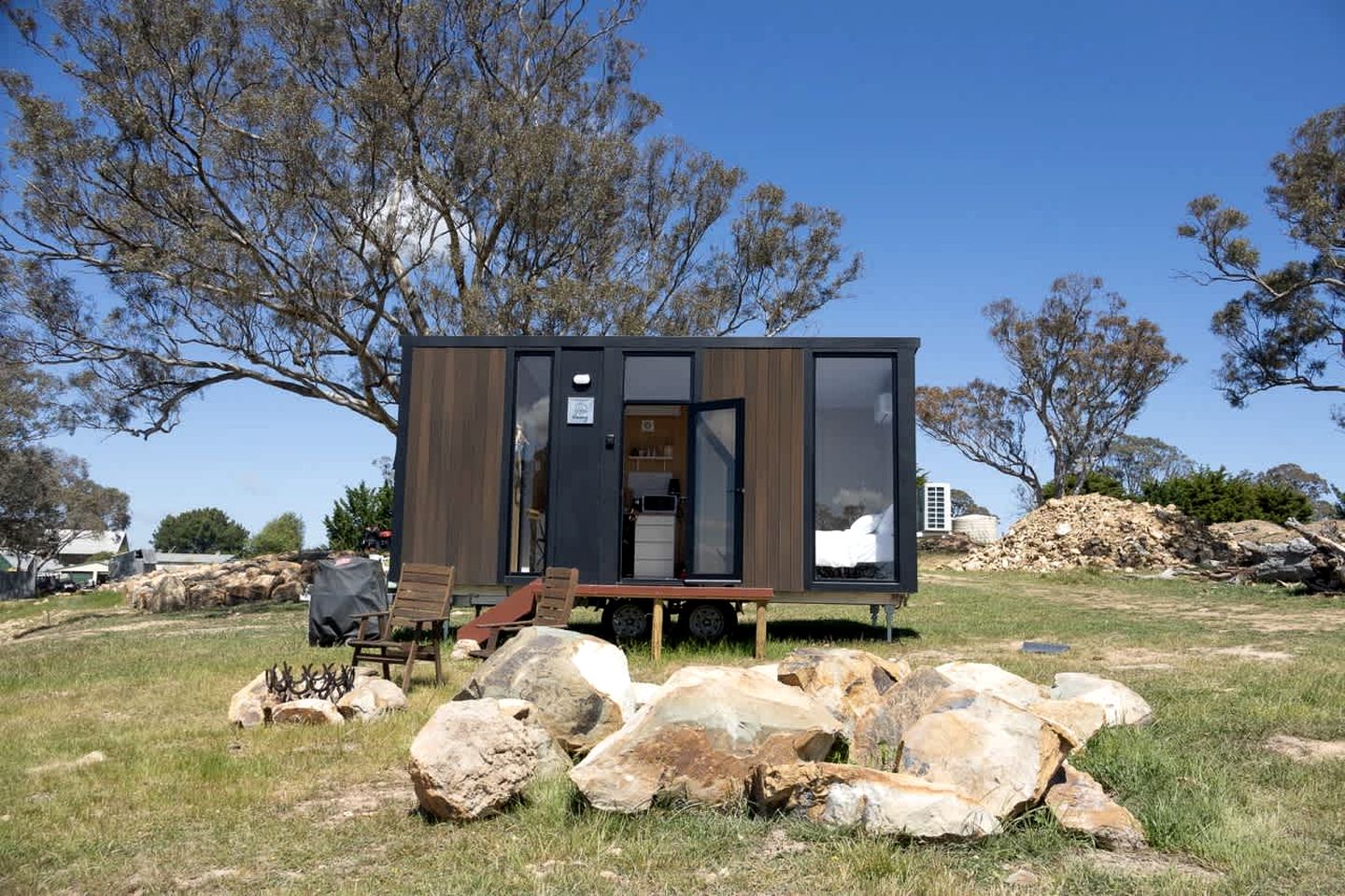 Countryside Tiny House with BBQ and Abundant Bushland in New South Wales