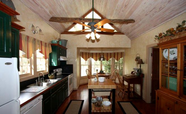 Cottages (Fredericksburg, Texas, United States)