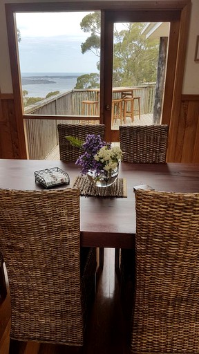 Cabins (Binalong Bay, Tasmania, Australia)