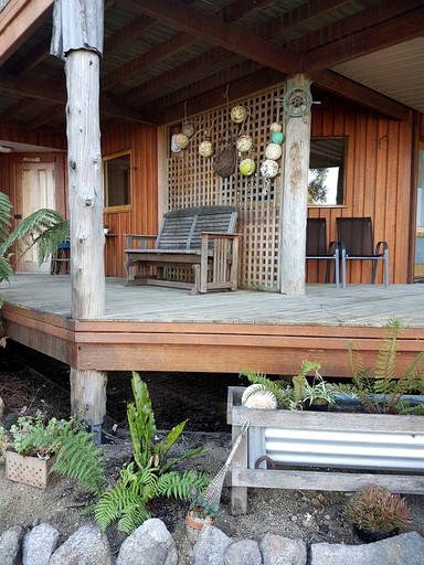 Cabins (Binalong Bay, Tasmania, Australia)