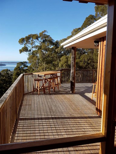 Cabins (Binalong Bay, Tasmania, Australia)