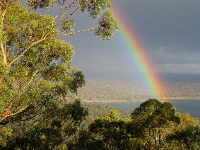 Cabins (Binalong Bay, Tasmania, Australia)