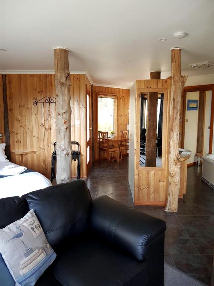 Relaxed Binalong Cabin Rental for a Romantic Getaway in Tasmania