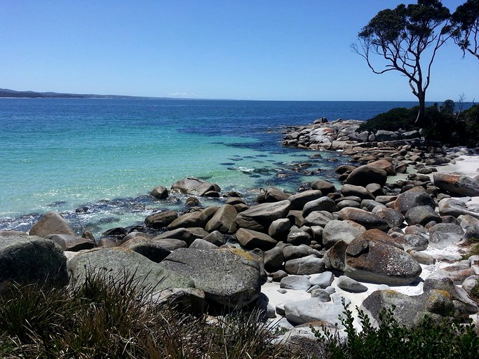 Cabins (Binalong Bay, Tasmania, Australia)