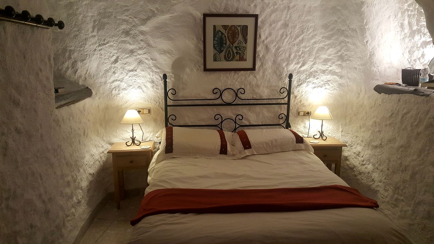 Beautifully Refurbished Cave Rentals with Shared Pool in Castillejar, Granada, Spain