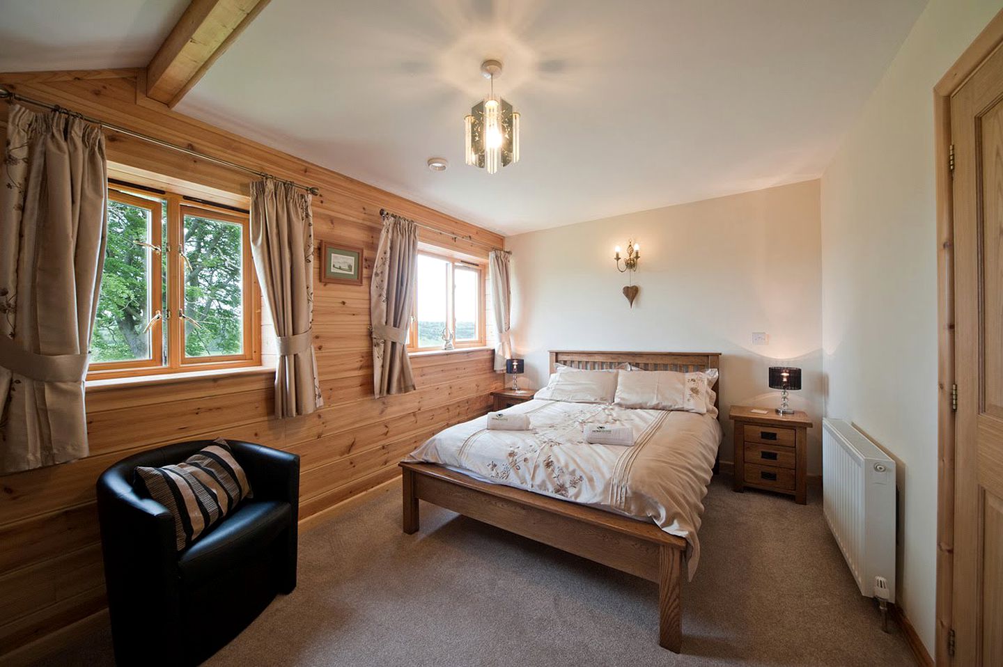 Breathtaking Views for Big Families: Unwind in an Incredible Brecon Rental