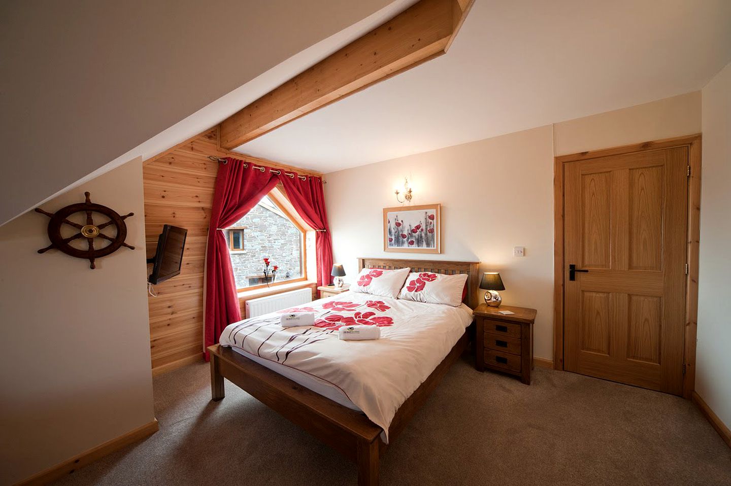 Breathtaking Views for Big Families: Unwind in an Incredible Brecon Rental