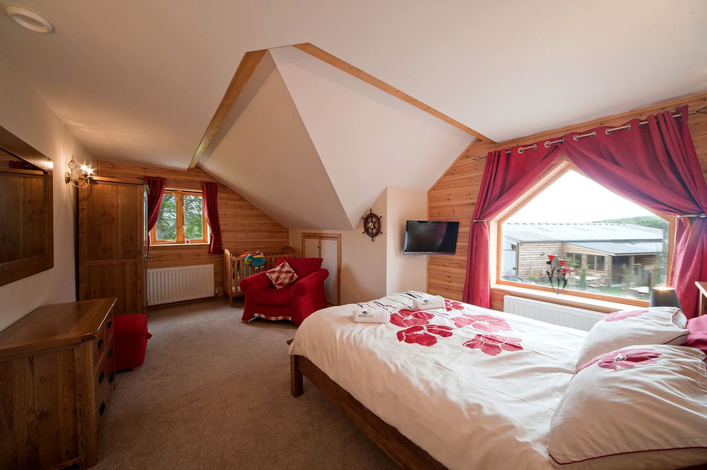 Breathtaking Views for Big Families: Unwind in an Incredible Brecon Rental