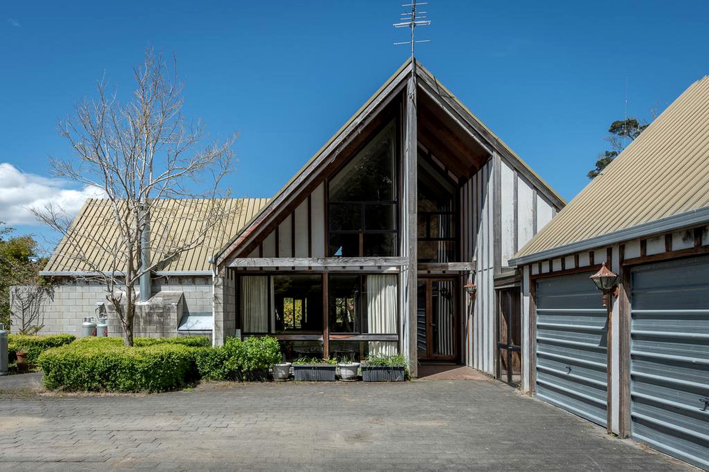 Impressive Villa for Skiers and Golfers near Tongariro National Park, New Zealand