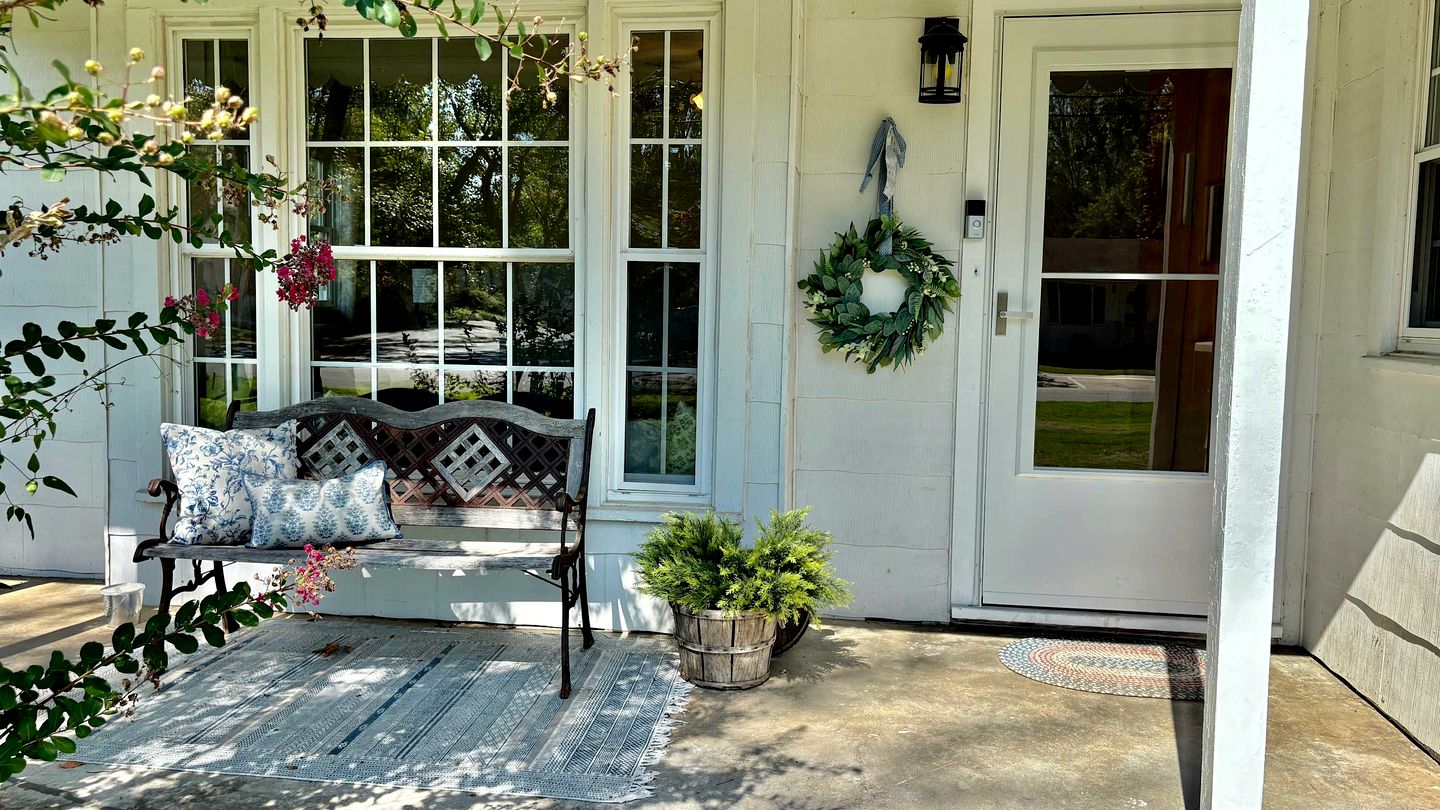 Charming Renovated Home with Spacious Yard near Downtown Siloam Springs, Arkansas