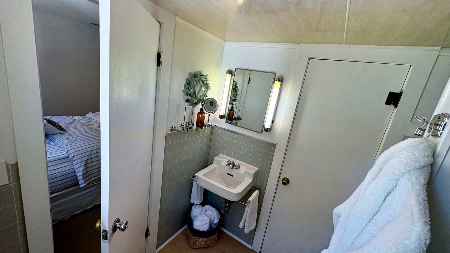 Charming Renovated Home with Spacious Yard near Downtown Siloam Springs, Arkansas