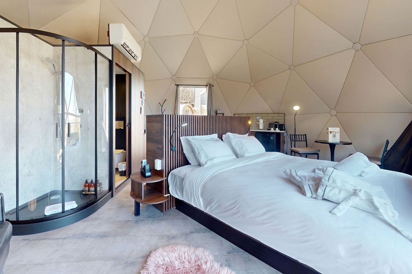 Romantic Glass Dome Rental with Private Hot Tub & Sauna near Mont-Tremblant, La Conception, Quebec