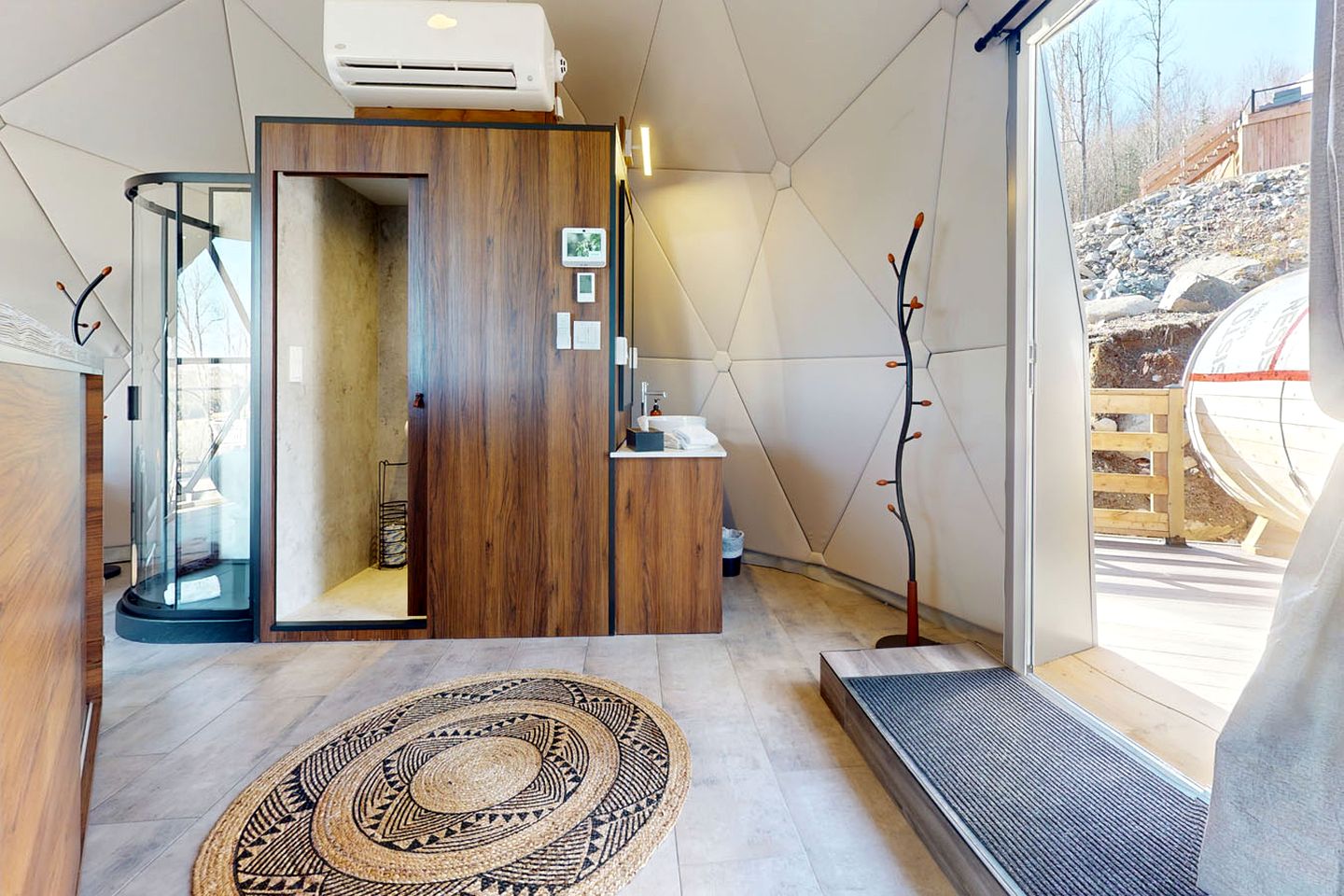 Romantic Glass Dome Rental with Private Hot Tub & Sauna near Mont-Tremblant, La Conception, Quebec