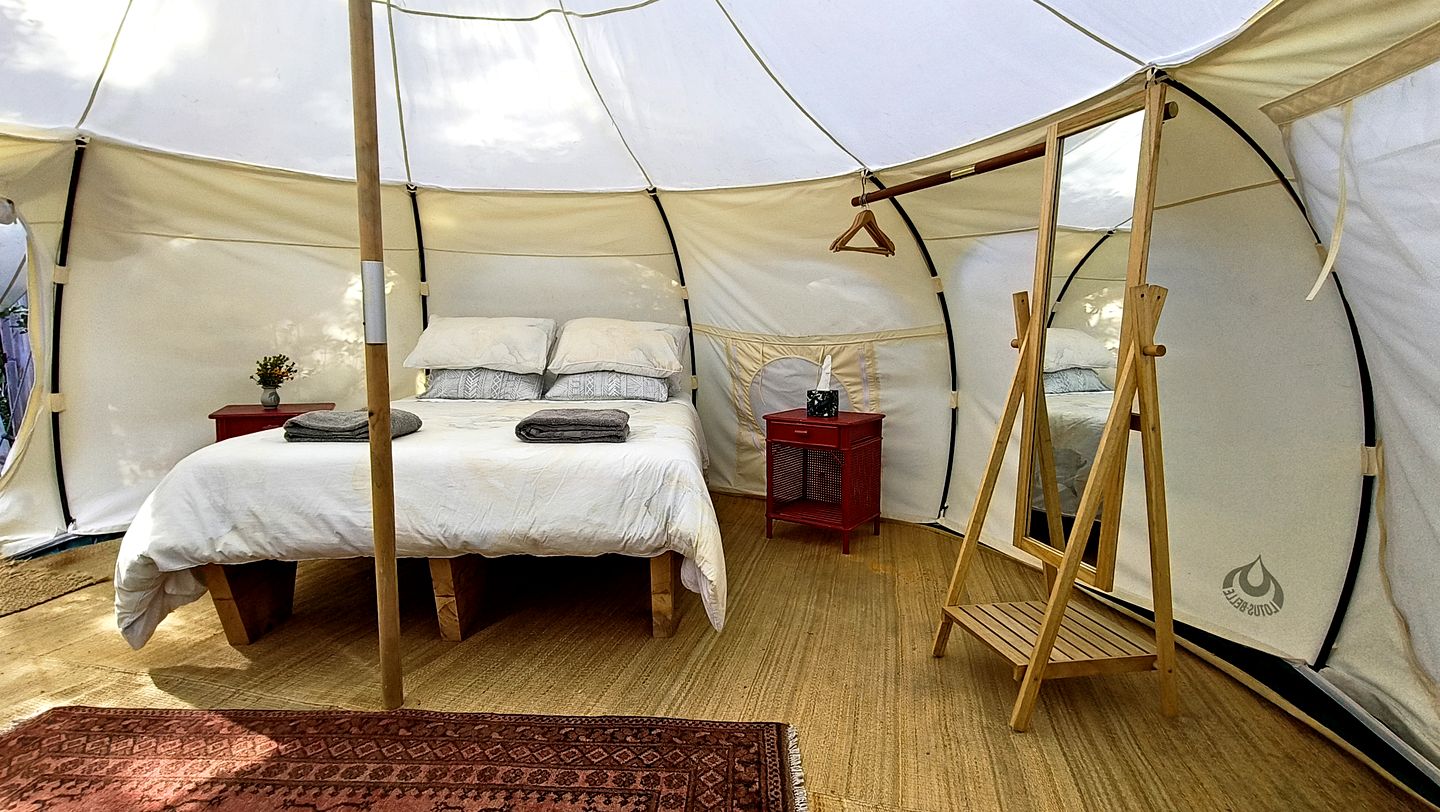 Secluded Glamping Retreat with Private Wine Barrel Bathroom near Oneroa, Waiheke Island