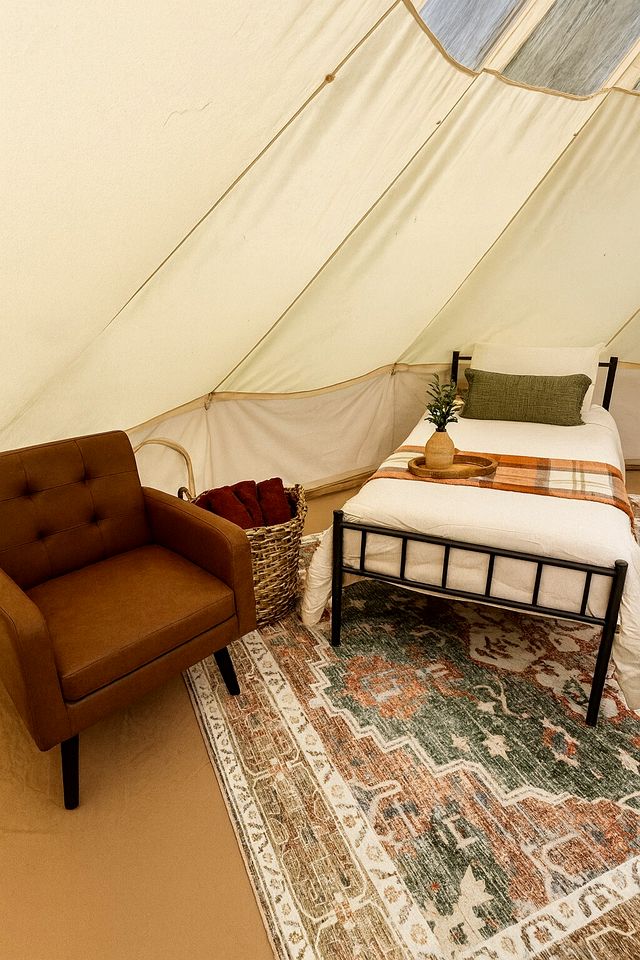 Luminous Glamping Bell Tent Retreat Near Sinking Creek, Missouri