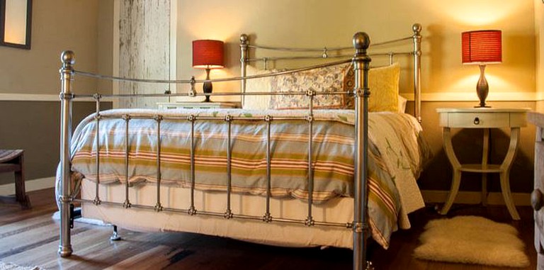 Cabins (Boonville, California, United States)