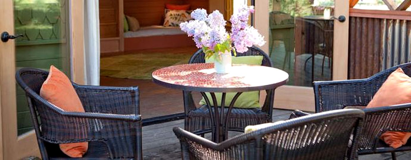 Luxury Family Cottage Rental with Breathtaking Mountain Views in Boonville near Mendocino, California