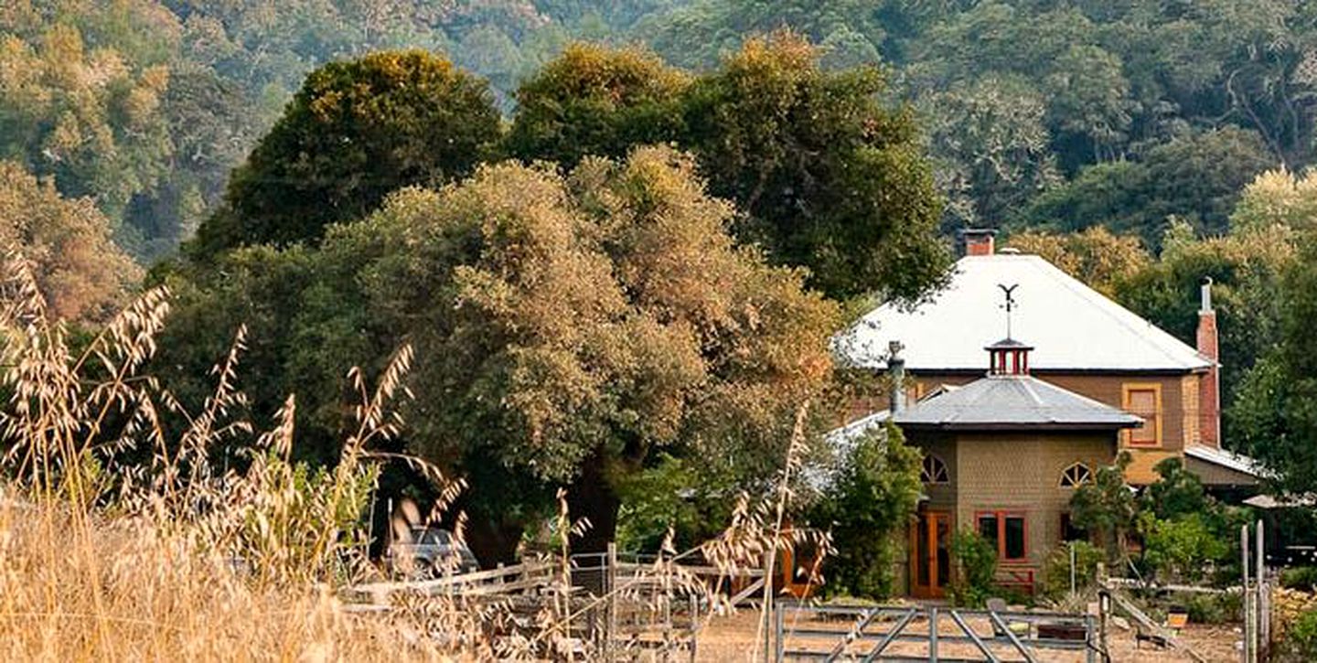 Luxury Family Cottage Rental with Breathtaking Mountain Views in Boonville near Mendocino, California