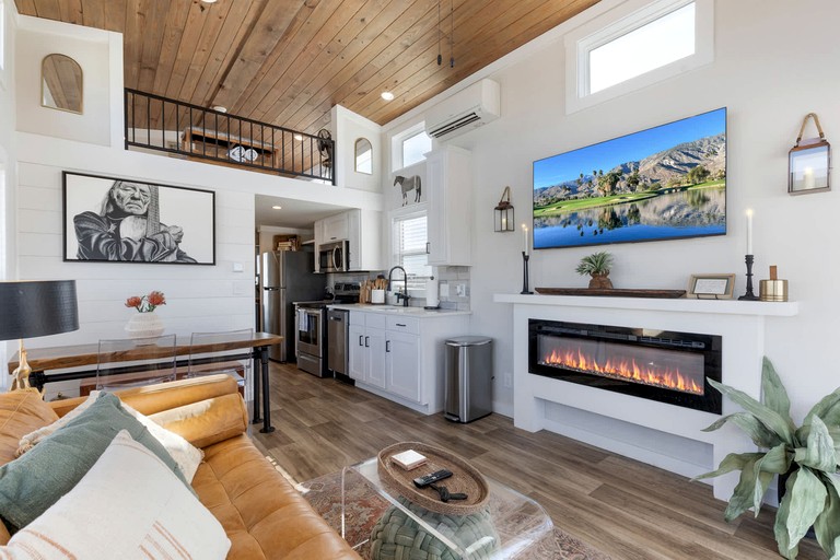 Tranquil Tiny Home Getaway with Resort Pool Near Fredericksburg, TX