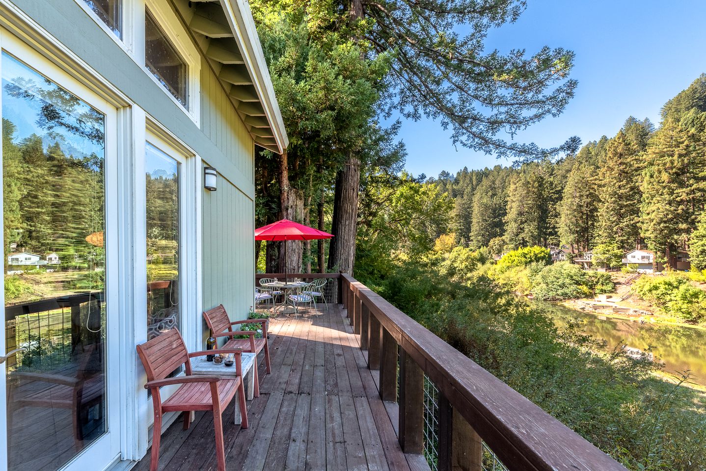 Beautiful Riverside Cottage for a Peaceful Escape in Nature near Guerneville, California