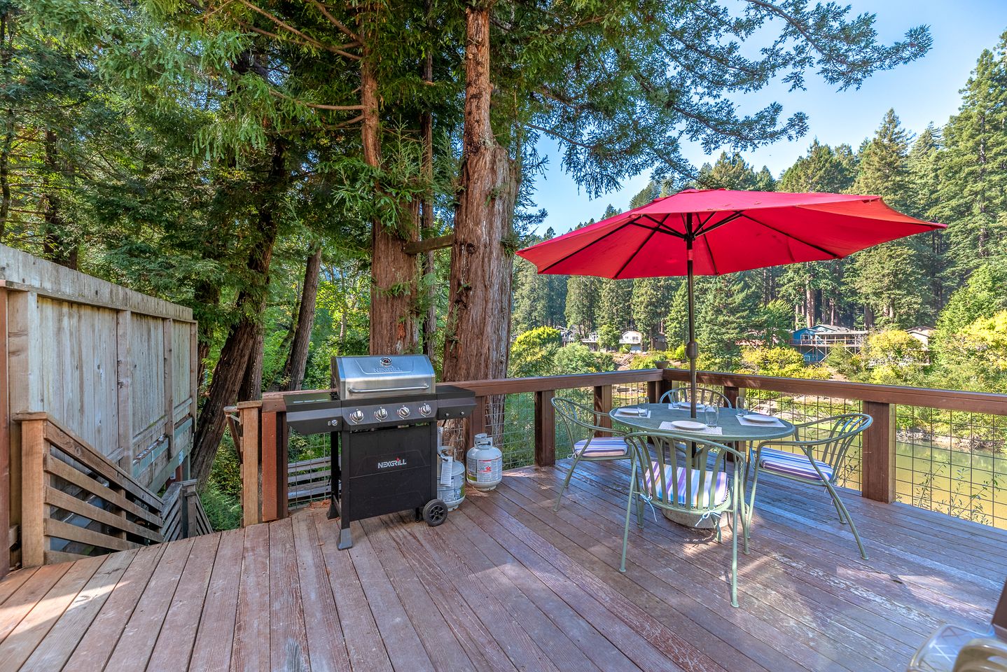 Beautiful Riverside Cottage for a Peaceful Escape in Nature near Guerneville, California