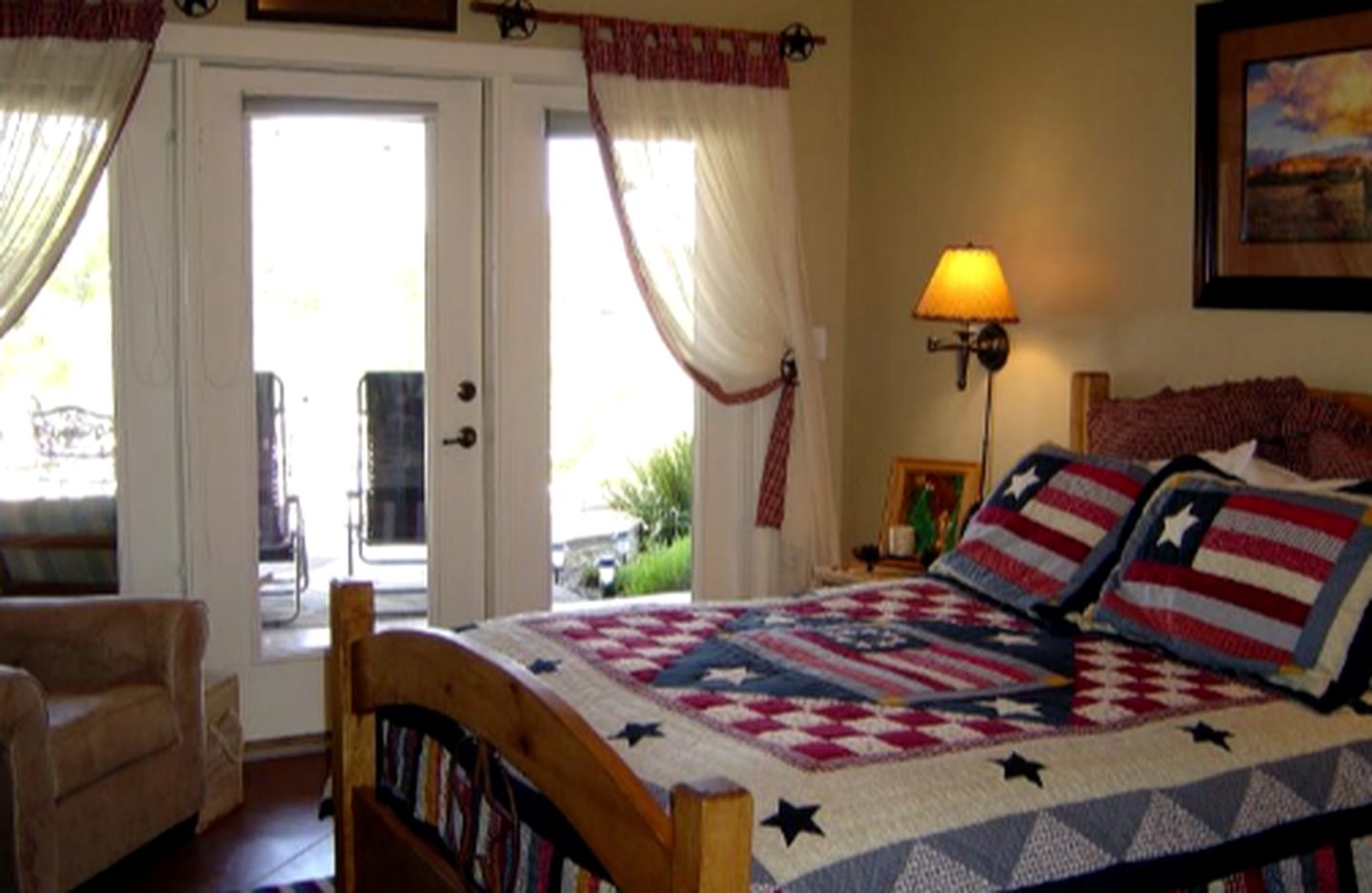 Cozy Room Rental in Bed and Breakfast on Farm near Marble Falls, Texas