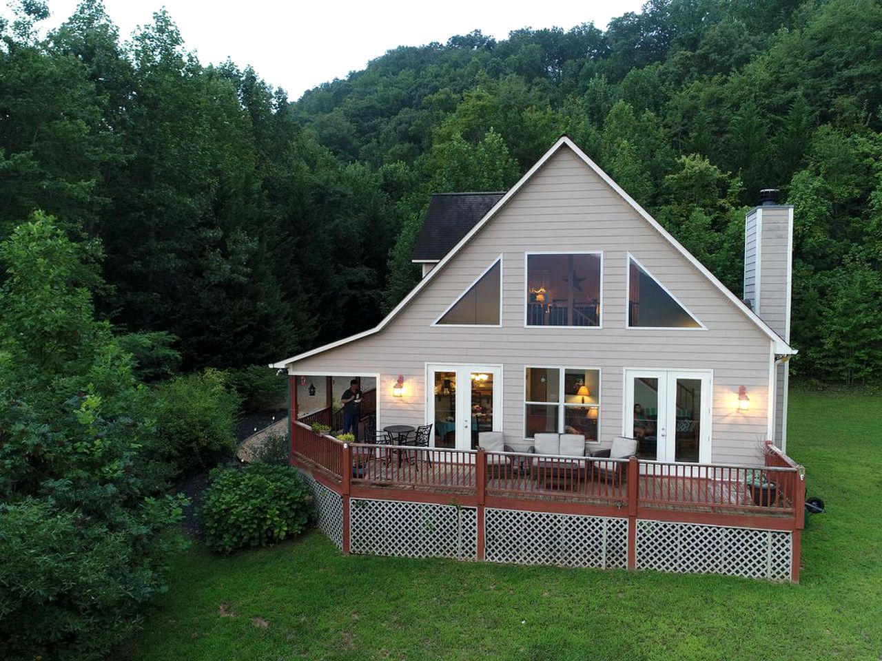 Peaceful Cottage with Mountain Views near Hayesville, North Carolina