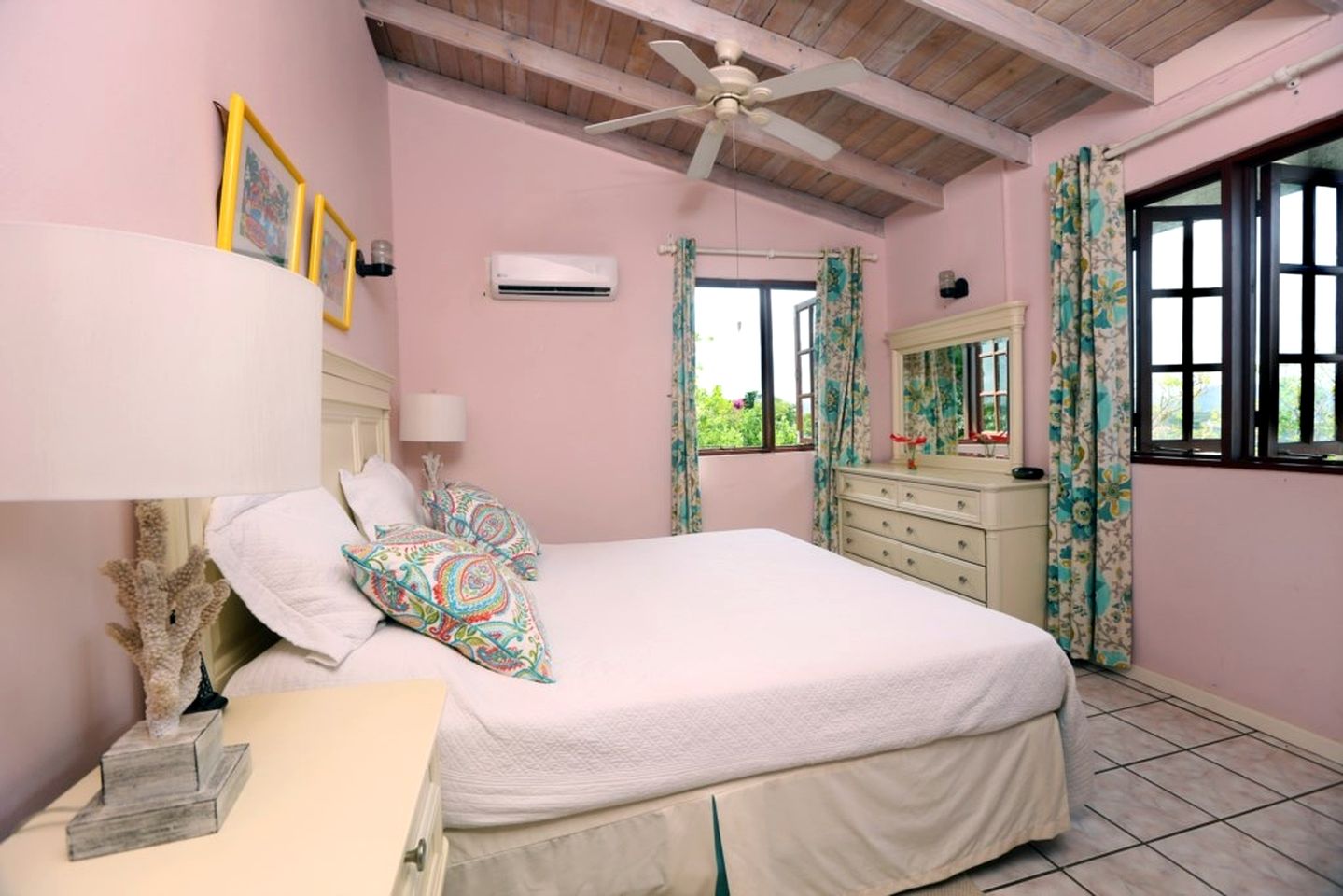 Delightful Retreat with Pool and Incredible Sea Views in Saint Lucia