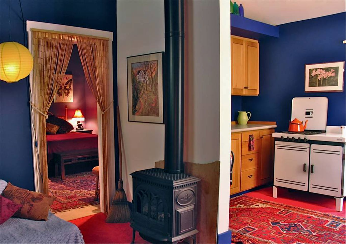 Beautifully Decorated Romantic Getaway in Eureka Springs, Arkansas