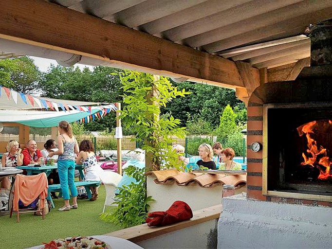 Bell Tents (Chalandray, Nouvelle-Aquitaine, France)