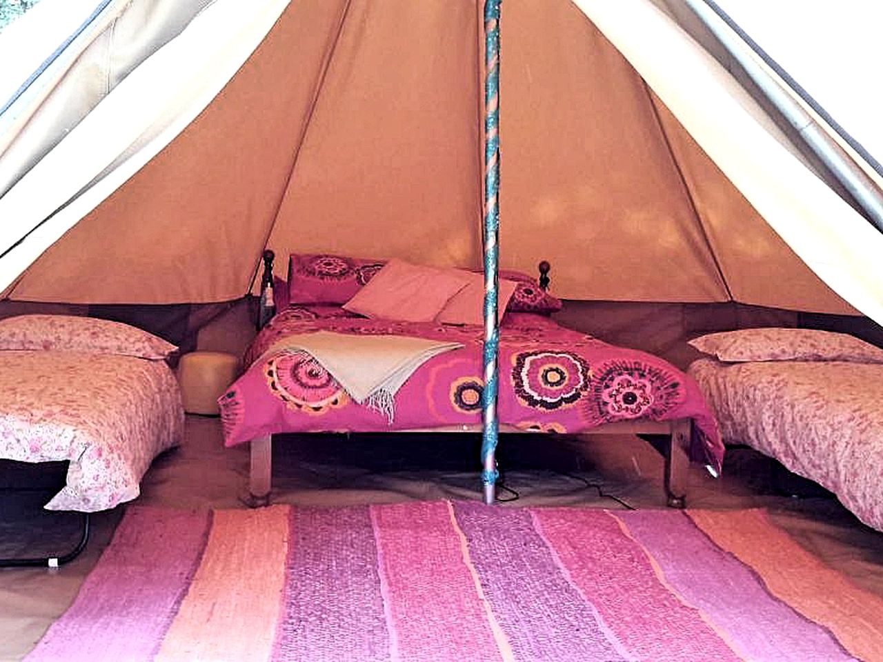 Adorable Bell Tent for a Family Holiday near Châtellerault, France