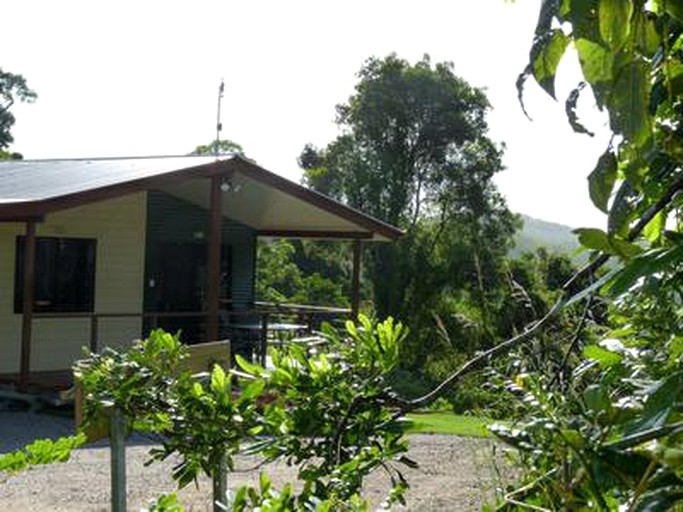 Cabins (Bellthorpe, Queensland, Australia)