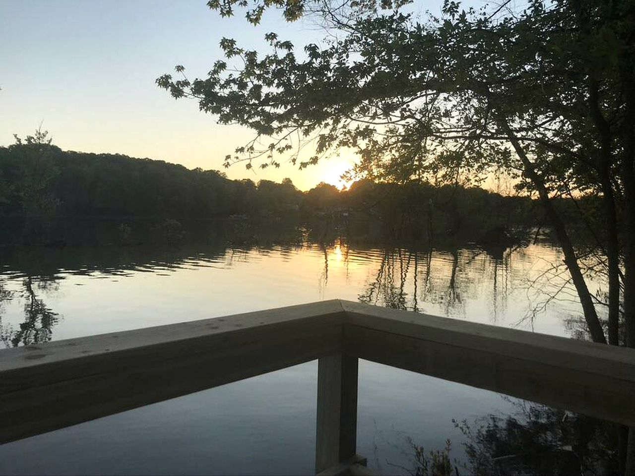 Riverfront Cottage with Barbecue, Kayaks and Dock in Charlotte, North Carolina