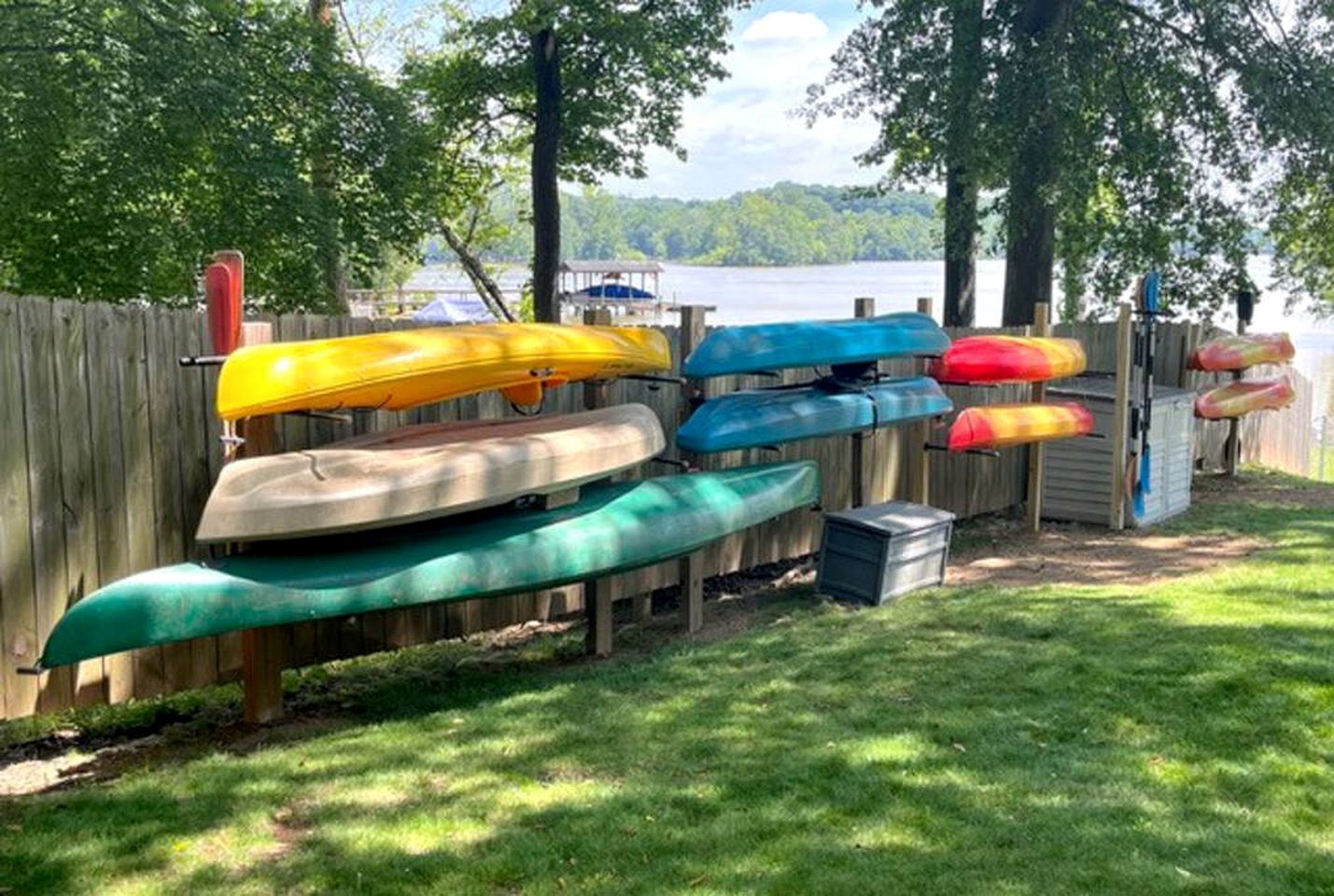 Riverfront Cottage with Barbecue, Kayaks and Dock in Charlotte, North Carolina