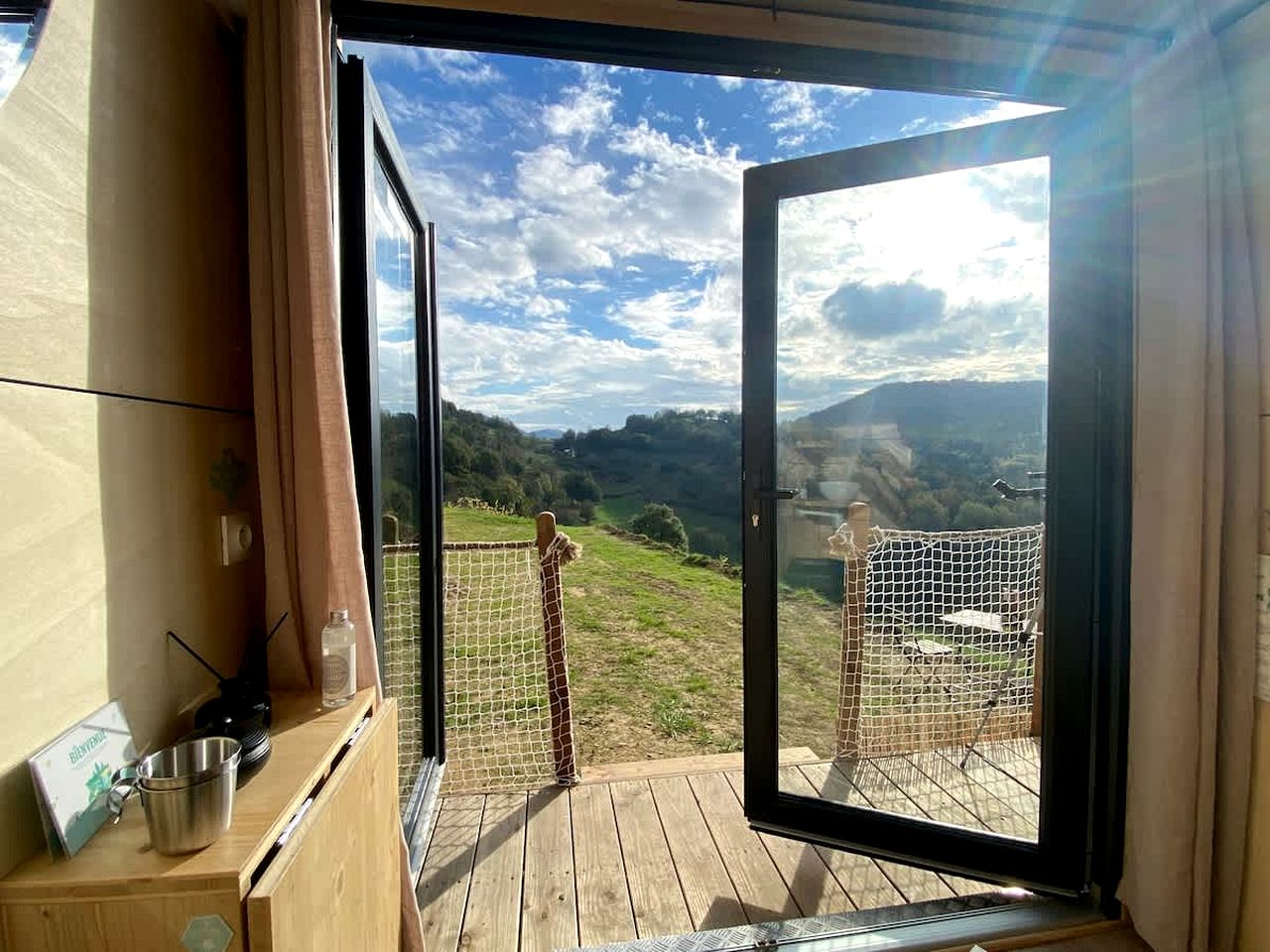 Charming Panoramic Tiny Home with Private Vineyard Views Near Boyeux-Saint-Jérôme | France