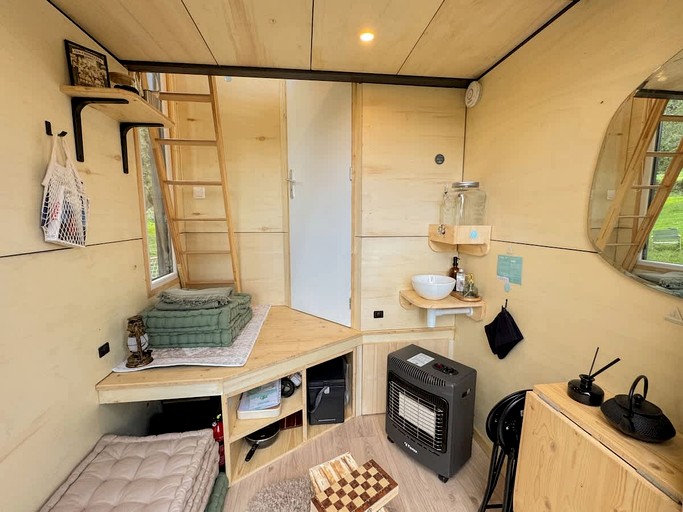 Vacation Rentals (France, --, Auvergne-Rhône-Alpes)