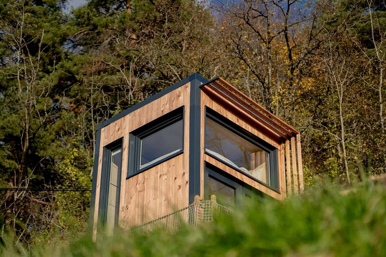 Vacation Rentals (France, --, Auvergne-Rhône-Alpes)