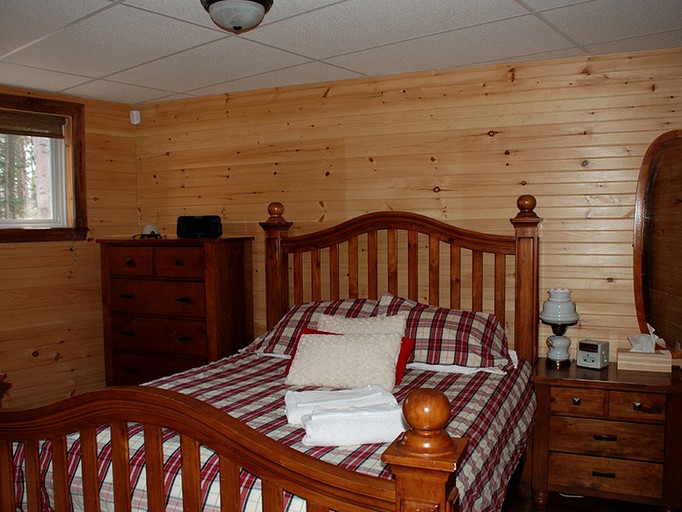 Cabins (Petite-Rivière-Saint-François, Quebec, Canada)