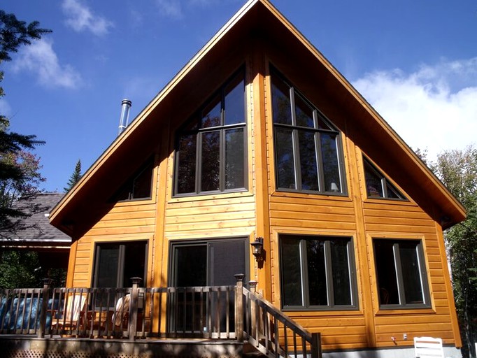 Cabins (Petite-Rivière-Saint-François, Quebec, Canada)