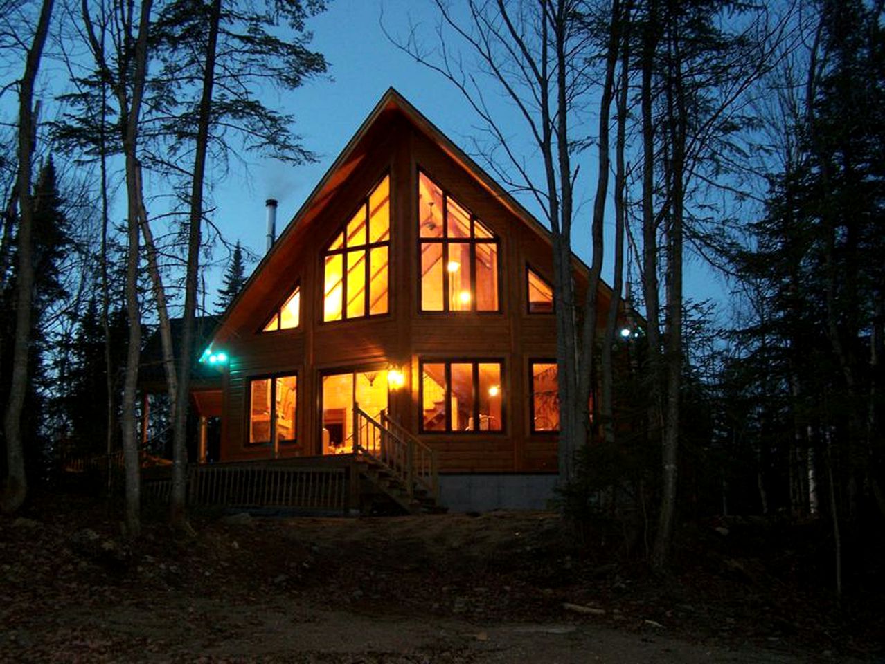 Luxury Cabin with Hot Tub near Le Massif de Charlevoix Ski Resort and Quebec City