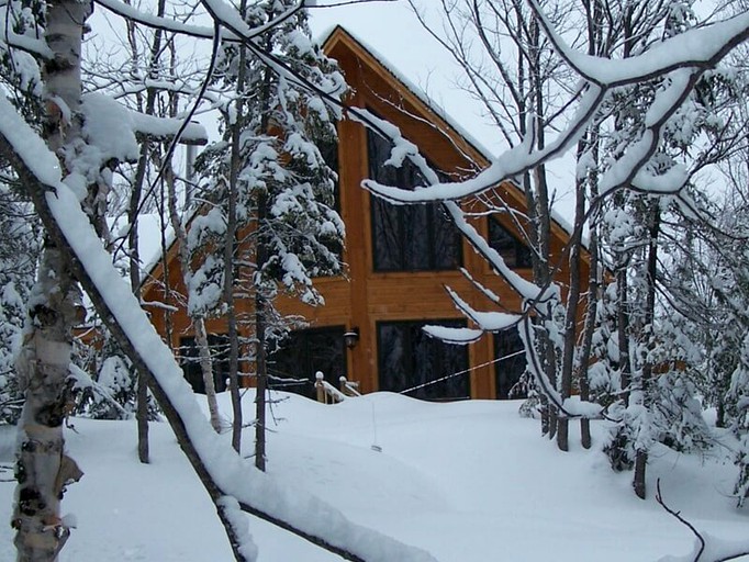 Cabins (Petite-Rivière-Saint-François, Quebec, Canada)