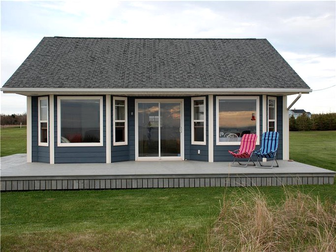 Cabins (Ebbsfleet, Prince Edward Island, Canada)