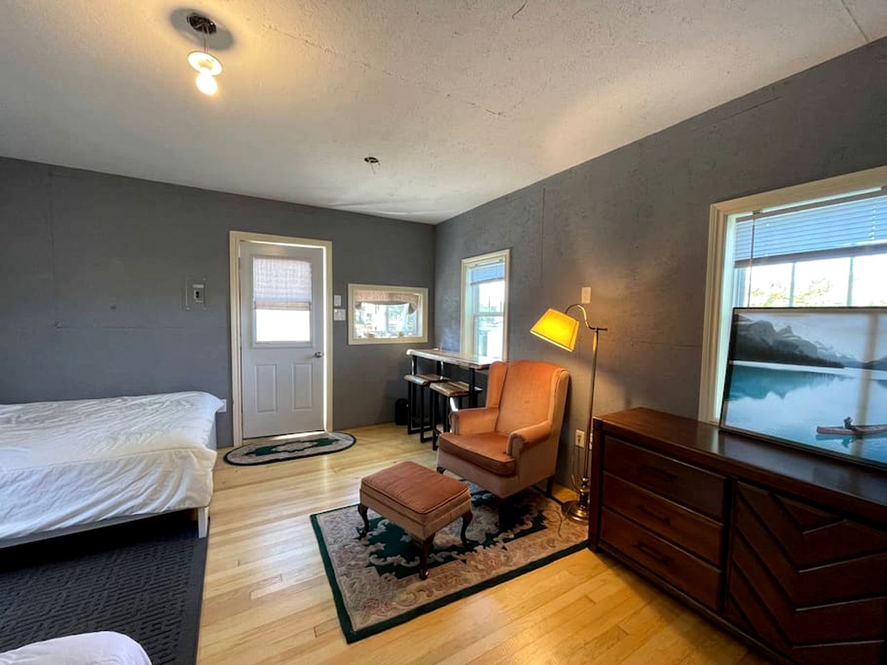 Lakefront Cottage Ideal for a Family Escape with Private Dock in Nova Scotia